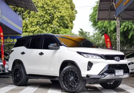 Fortuner 2.4 Legender 4WD Blacktop ปี2021จด2022 ใหม่จัด ประวัติครบ ไม่เคยทำสีตั้งแต่ป้ายแดง 