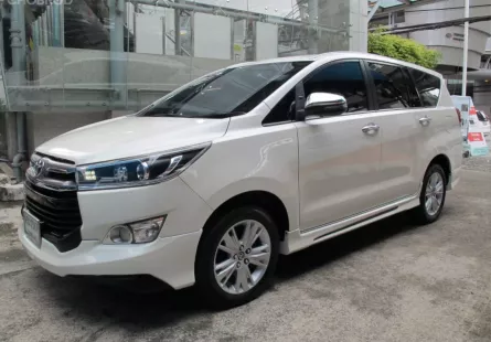 2020 TOYOTA INNOVA CRYSTA 2.8 V เกียร์ AUTO สีขาวมุก รถสวยสภาพใหม่ มือเดียว เช็คศูนย์ตลอด ฟรีดาวน์