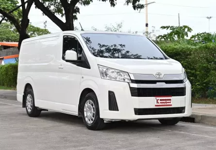 Toyota Hiace 2.8 ECO 2019 รถตู้เตี้ยบรรทุกวางของได้เยอะยกขึ้นลงสะดวก เช็คศูนย์ตลอดทุกระยะ