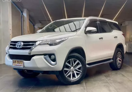 2015 Toyota Fortuner 2.8 V 4WD สีขาว