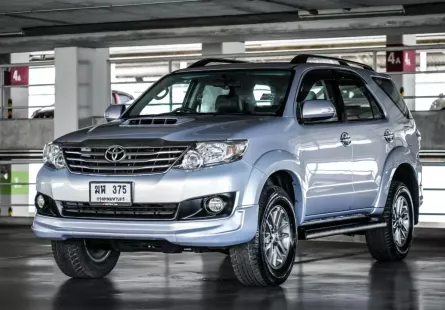 2012 Toyota Fortuner 3.0 V SUV รถบ้านมือเดียว/สีพิเศษตัว50ปี มือเดียวไมล์แท้ 