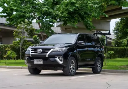 ขายรถ TOYOTA FORTUNER 2.8 V 4WD ปี จด 2016