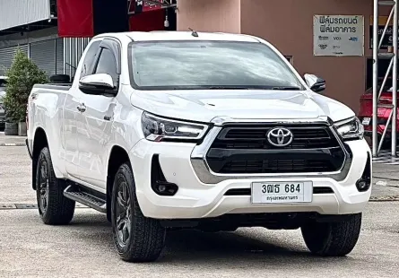 2022 Toyota Hilux Revo 2.4 Prerunner Mid รถกระบะ ออกรถง่าย