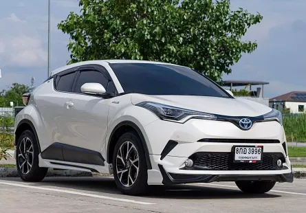 Toyota C-HR 1.8 HV Mid SUV รถบ้านแท้