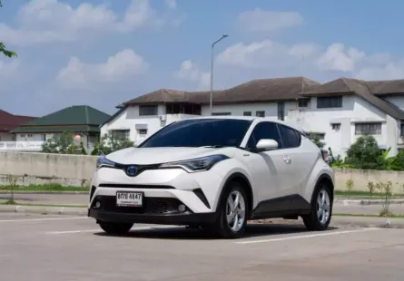 ขายรถ TOYOTA CH-R 1.8 HYBRID MID ปี จด 2019