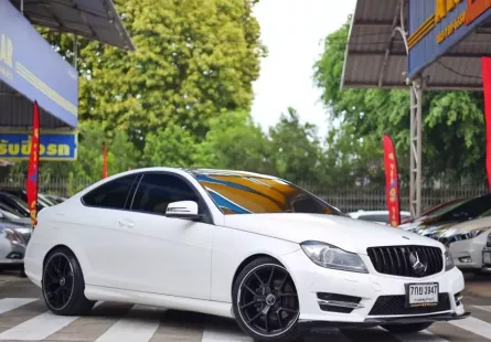 Benz C180 Coupe AMG 1.6 Turbo Plus ปี 2014 สวยจัด สภาพใหม่ ไม่เคยเฉี่ยวชน ประวัติเข้าศูนย์ครบทุกระยะ