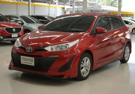 Toyota YARIS 1.2 E รถเก๋ง 5 ประตู 