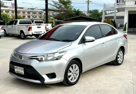 2015 Toyota VIOS 1.5 E รถเก๋ง 4 ประตู 