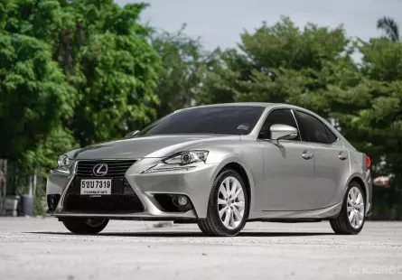 New !! Lexus is300h 2.5 Luxury ปี 2013 ออฟชั่นครบจัดเต็มมาก ขับดีมากสุด ๆ