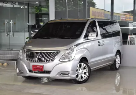 Hyundai H-1 2.5 Deluxe ปี 2014 แต่งเบาะVIP สวยเดิมทั้งคันรับประกันบอดี้ รถบ้านแท้ๆ ยางดอกเต็ม ฟรีดาว