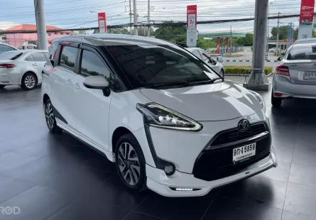 2018 Toyota Sienta 1.5 V ออกรถง่าย