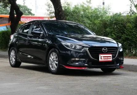 Mazda 3 2.0 C Sports 2017 รถบ้านมือเดียวตัวไมเนอร์เชนจ์ไฟหน้า LED ชุดแต่งศูนย์รอบคัน 