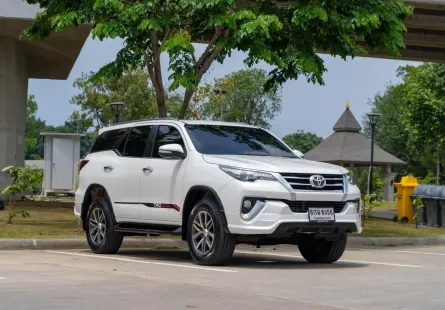 Toyota Fortuner 2.4 V 2WD ปี : 2017