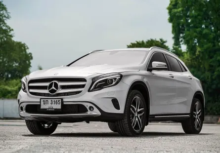 New !!  Benz GLA200 Urban ปี 2016 รถมือเดียวป้ายแดง ราคาถูกที่สุดในตลาดแน่นอน