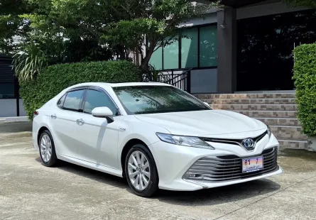 2020 TOYOTA CAMRY HYBRID รถมือเดียวออกป้ายแดง รถวิ่งน้อย เข้าศูนย์ทุกระยะ ไม่เคยมีอุบัติเหตุครับ