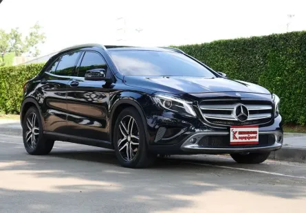 Benz GLA200 1.6 W156 Urban 2015 รถบ้านมือเดียวออกศูนย์ใช้งานน้อยไมล์เพียง 1.4 แสนโล เจ้าของใช้งานเอง