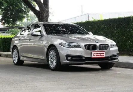 BMW 520i 2.0 F10 2016 รถบ้านมือเดียวใช้งานน้อยไมล์เพียง 1.2 แสนโล ตัวไมเนอร์เชนจ์ไฟหน้า LCI 