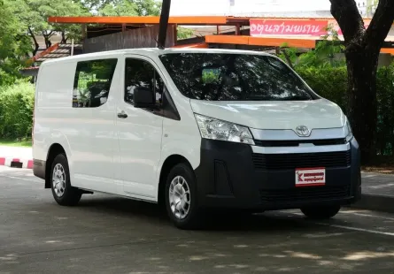 Toyota Hiace 2.8 GL 2021 รถตู้เตี้ยบรรทุกมีเบาะ 1 แถว ใช้เป็นรถเซอร์วิสได้ เครดิตดีฟรีดาวน์