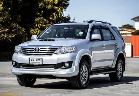 2012 Toyota Fortuner 3.0 V SUV รถบ้านมือเดียว/สีพิเศษตัว50ปี มือเดียวไมล์แท้ 