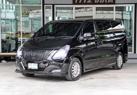 HYUNDAI H1 2.5 ELTIE 2017 แต่งเบาะVIP กล้องถอย360แบบ3D กระจกกันห้องโดยสาร ของแต่งโคตรคุ้ม!!  