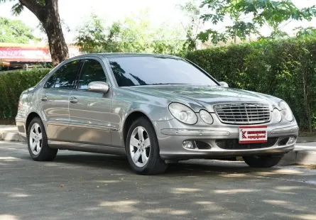 Benz E200 Kompressor 1.8 W211 Elegance 2006 รถบ้านมือเดียวเจ้าเช็คศูนย์ตลอดไมล์เพียง 1.3 แสนโล