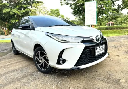 2020 Toyota YARIS 1.2 Premium S รถเก๋ง 5 ประตู ฟรีดาวน์