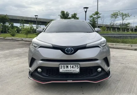 02018 Toyota C-HR 1.8 HV suv  ออกรถง่าย