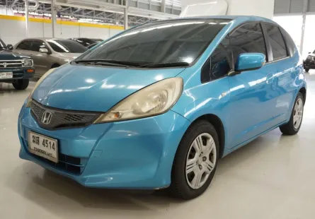 2012 Honda JAZZ 1.5 i-VTEC รถเก๋ง 5 ประตู 