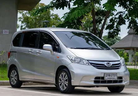 2013 Honda Freed 1.5 SE mpv รถสวย