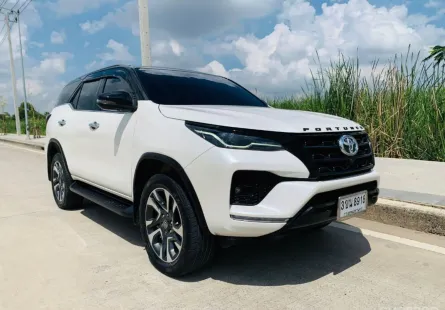 2022 Toyota Fortuner 2.4 Commander 2WD BLACK TOP SUV ออกรถ 0 บาท