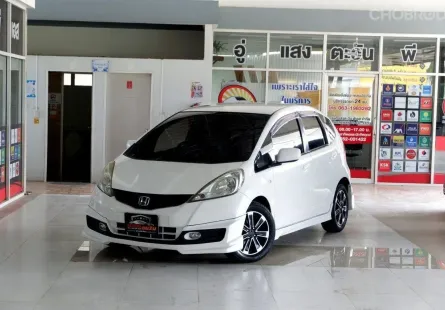 ขาย รถมือสอง 2011 Honda JAZZ 1.5 i-VTEC รถเก๋ง 5 ประตู 