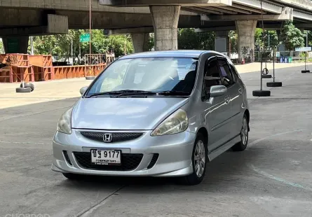 2006 Honda JAZZ 1.5 i-DSi รถเก๋ง 5 ประตู  ขายสด ราคาเร้าใจ