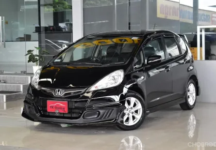 Honda JAZZ 1.5 V i-VTEC MODULO ปี 2013 ไม่เคยติดแก๊สแน่นอน สวยเดิมทั้งคัน ใช้น้อยเข้าศูนย์ รถบ้านแท้