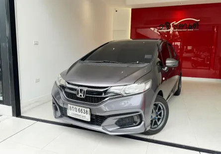 2019 Honda JAZZ 1.5 i-VTEC รถเก๋ง 5 ประตู 