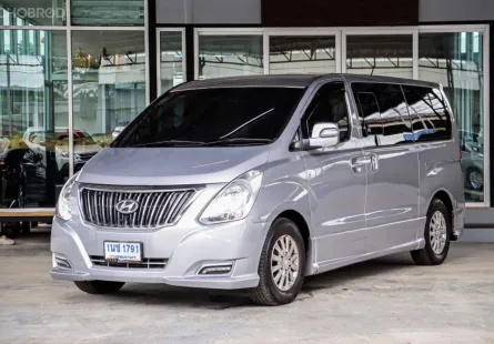 HYUNDAI H1 2.5 DELUXE 2017 แต่งเบาะVIP ประตูไฟฟ้า กล้องรอบคัน ใครหาอยู่ต้องรีบเลย!!!