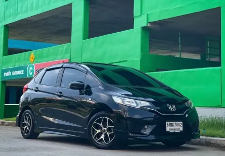 2016 Honda JAZZ 1.5 i-VTEC รถเก๋ง 5 ประตู 