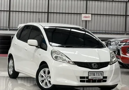 2013 Honda JAZZ 1.5 V i-VTEC รถเก๋ง 5 ประตู 