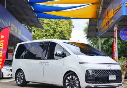 Hyundai Staria 2.2 Premium Topสุดของรุ่น ปี2022จด2023 โคตระใหม่ ไม่เคยเฉี่ยวชน ประวัติเก่าครบ 