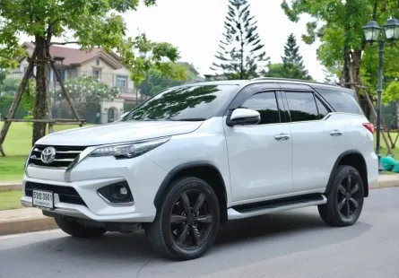 2017 Toyota Fortuner 2.8 TRD Sportivo 4WD SUV รถสวย ไมล์แท้ ประวัติดี 