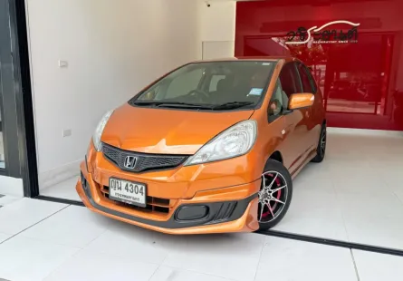 2011 Honda JAZZ 1.5 i-VTEC รถเก๋ง 5 ประตู 