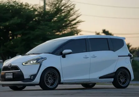 ขาย รถมือสอง 2017 Toyota Sienta 1.5 V รถเก๋ง 5 ประตู 