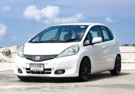 2012 Honda JAZZ 1.5 i-VTEC รถเก๋ง 5 ประตู 