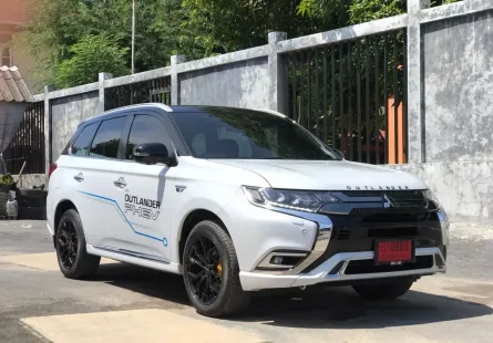 2023 Mitsubishi Outlander PHEV 2.4 PHEV 13.8 kWh Wagon เจ้าของขายเอง ไมล์น้อย ยังไม่จดทะเบียน 