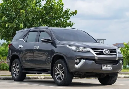 2015 Toyota Fortuner 2.4 V SUV รถสภาพดี มีประกัน