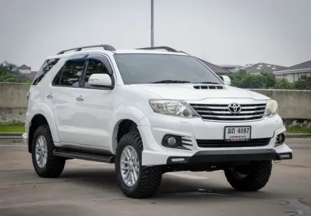 2012 Toyota Fortuner 3.0 V 4WD SUV รถบ้านมือเดียว ไมล์แท้ 