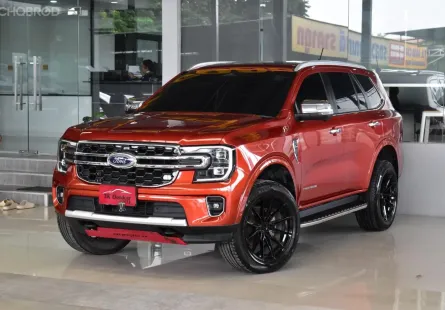 Ford Everest 2.0 Bi-Turbo Titanium+ 4WD ปี 2023 สภาพป้ายแดงแท้ๆ รถบ้านมือเดียว ใช้น้อยมากเข้าศูนย์