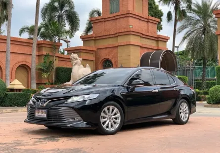 2019 Toyota CAMRY 2.5 HV Premium รถเก๋ง 4 ประตู รถบ้านมือเดียว ไมล์น้อย เจ้าของขายเอง 