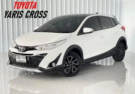  Toyota YARIS CROSS 1.2 Mid รถเก๋ง 5 ประตู 