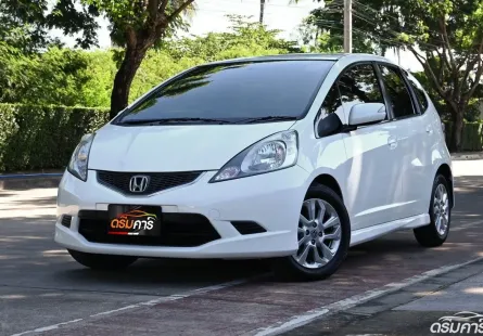 Honda Jazz 1.5 SV i-VTEC 2010 รถใช้งานมือเดียวดูแลดีมาตลอด ซื้อสดฟรีแวท