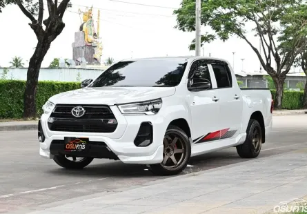 Toyota Revo 2.8 DOUBLE CAB GR Sport 2022 กระบะใช้งานในครบครัว ชุดแต่งพิเศษจากศูนย์